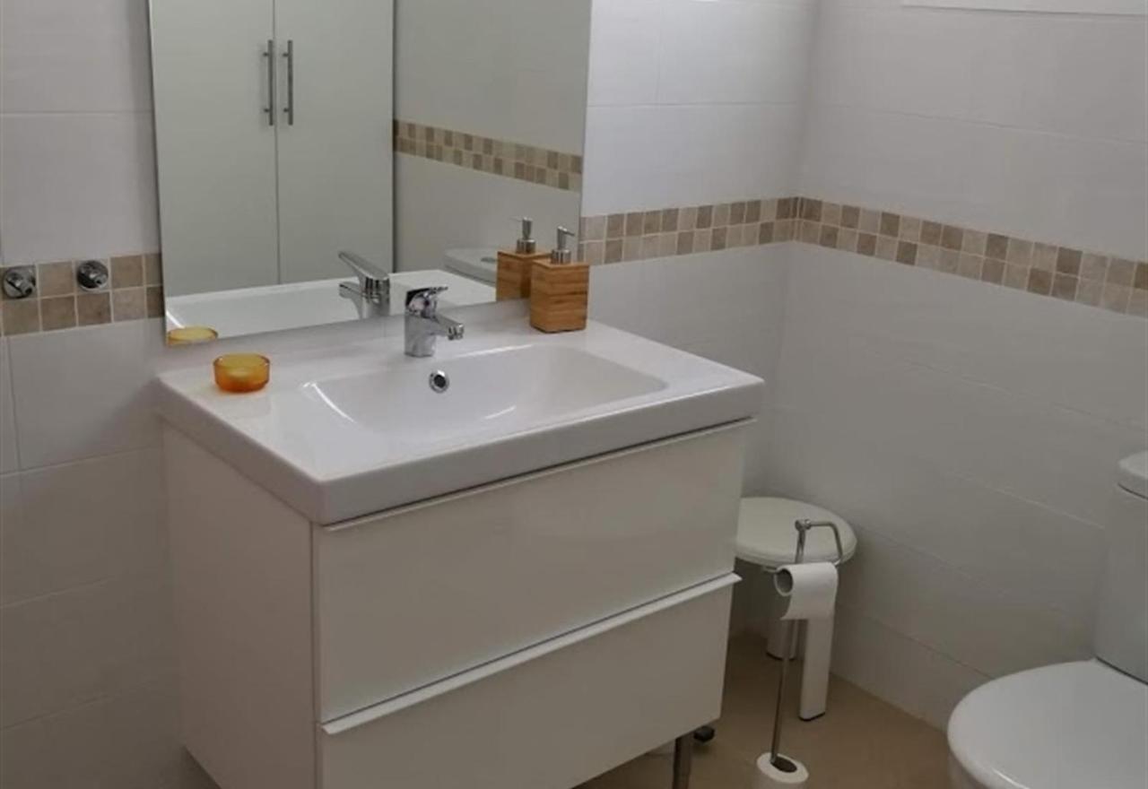 פואנגירולה 3 Bedroom Spacious Apartment מראה חיצוני תמונה