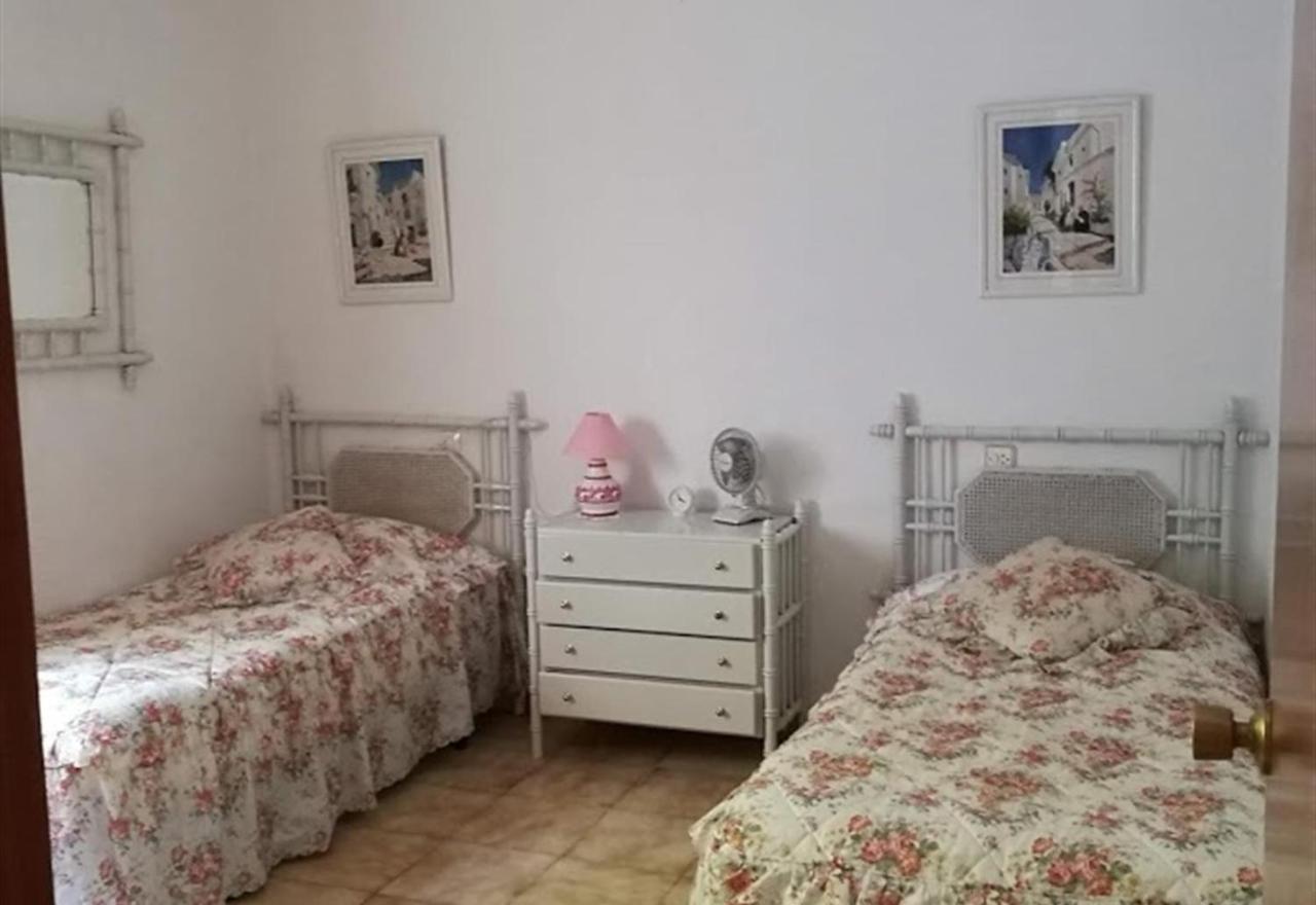 פואנגירולה 3 Bedroom Spacious Apartment מראה חיצוני תמונה