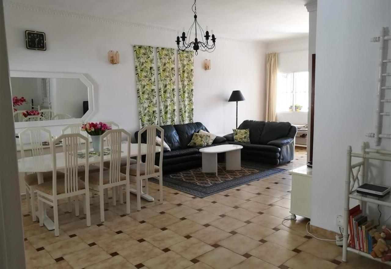 פואנגירולה 3 Bedroom Spacious Apartment מראה חיצוני תמונה